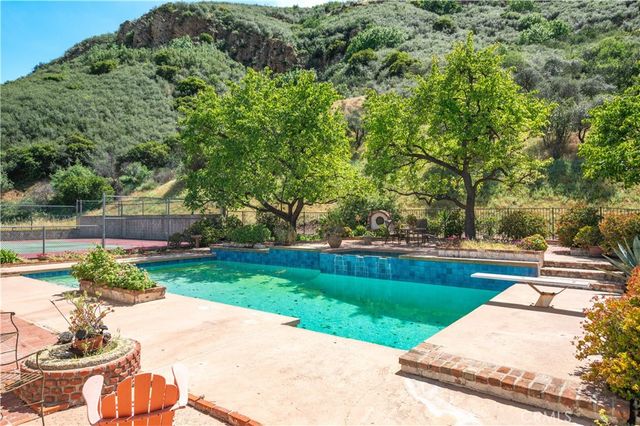 53 Flintlock Lane, Bell Canyon, CA 91307