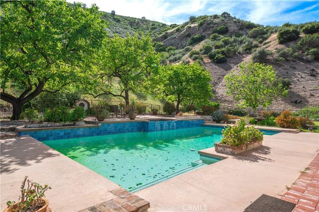 53 Flintlock Lane, Bell Canyon, CA 91307