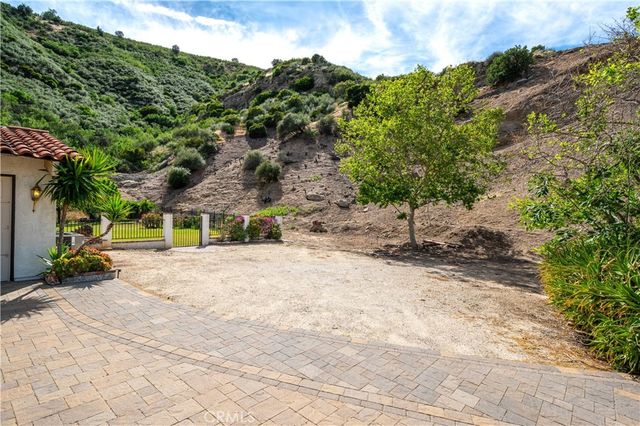 53 Flintlock Lane, Bell Canyon, CA 91307