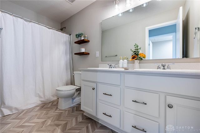 1984 Cruden Bay Way, Miamisburg, OH 45342