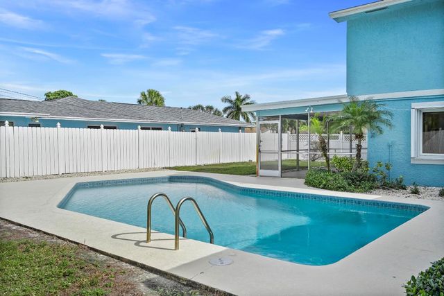 3905 Flag Drive, Palm Beach Gardens, FL 33410