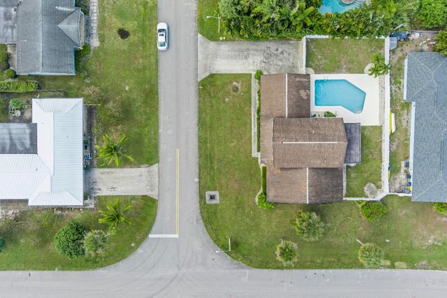 3905 Flag Drive, Palm Beach Gardens, FL 33410