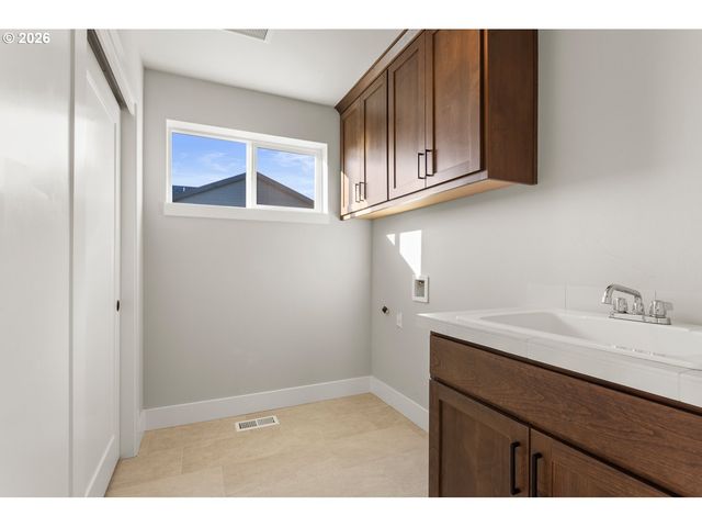8509 Se Barlow Ln, Hillsboro, OR 97123