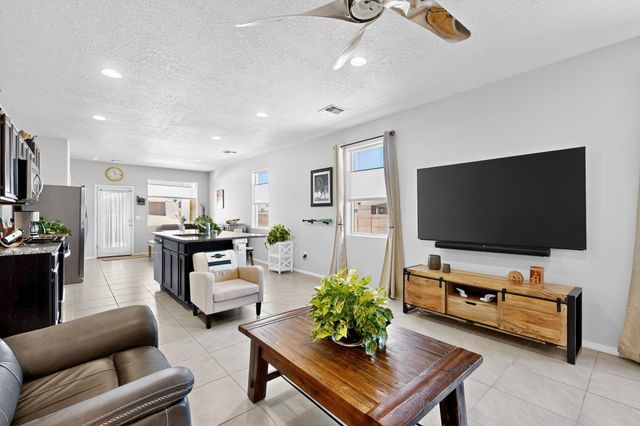 4904 LONG'S PEAK Road NE, Rio Rancho, NM 87144