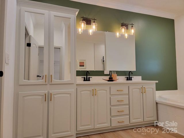 261 Lone Laurel Trail, Hendersonville, NC 28792