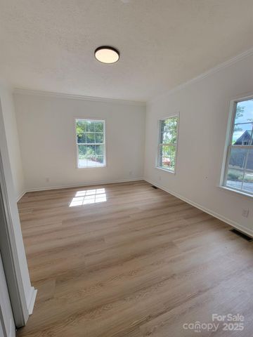 261 Lone Laurel Trail, Hendersonville, NC 28792