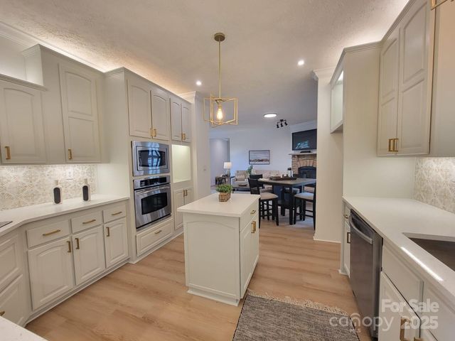 261 Lone Laurel Trail, Hendersonville, NC 28792