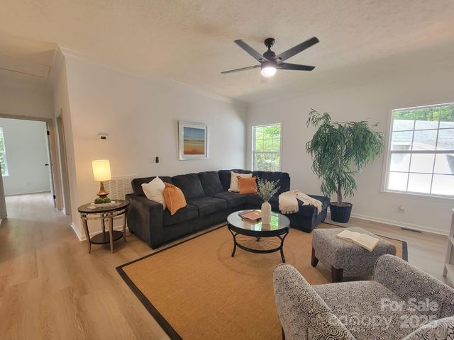 261 Lone Laurel Trail, Hendersonville, NC 28792