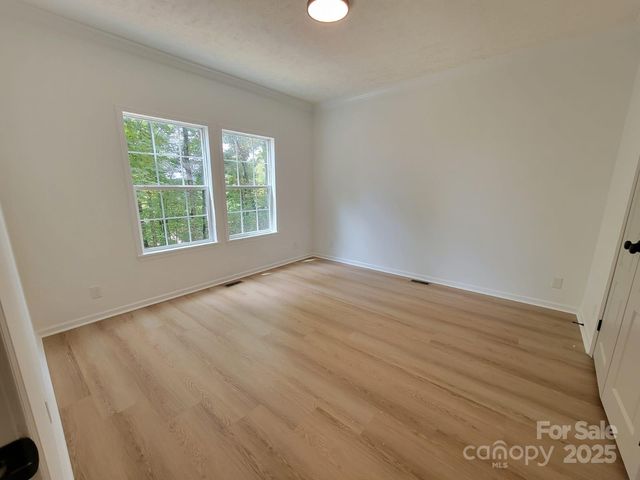 261 Lone Laurel Trail, Hendersonville, NC 28792