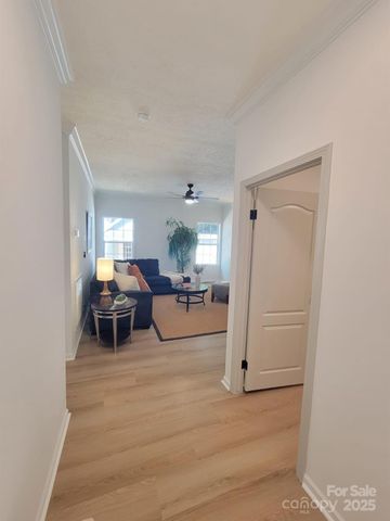 261 Lone Laurel Trail, Hendersonville, NC 28792