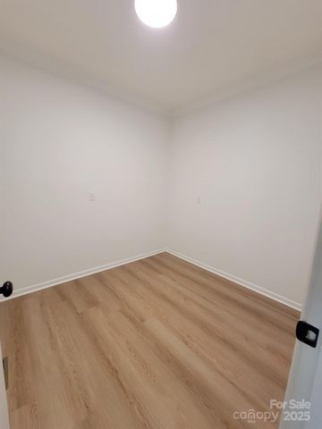 261 Lone Laurel Trail, Hendersonville, NC 28792