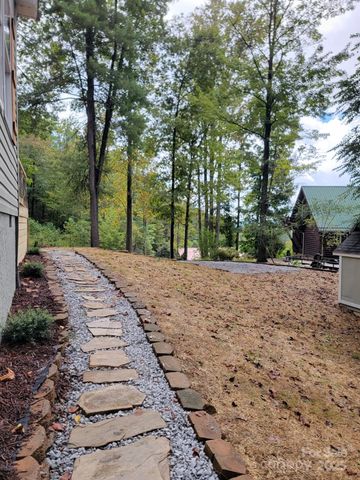 261 Lone Laurel Trail, Hendersonville, NC 28792
