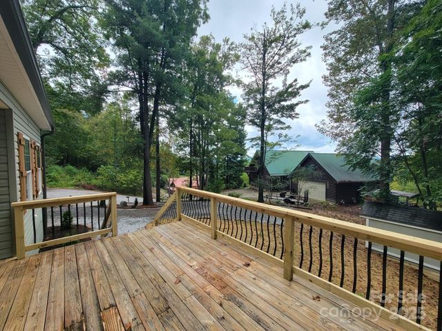 261 Lone Laurel Trail, Hendersonville, NC 28792