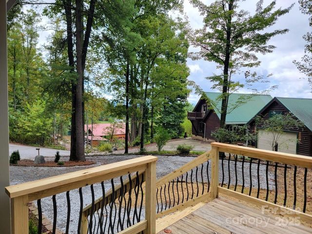 261 Lone Laurel Trail, Hendersonville, NC 28792