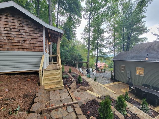 261 Lone Laurel Trail, Hendersonville, NC 28792