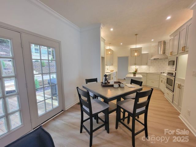 261 Lone Laurel Trail, Hendersonville, NC 28792