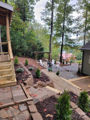 261 Lone Laurel Trail, Hendersonville, NC 28792