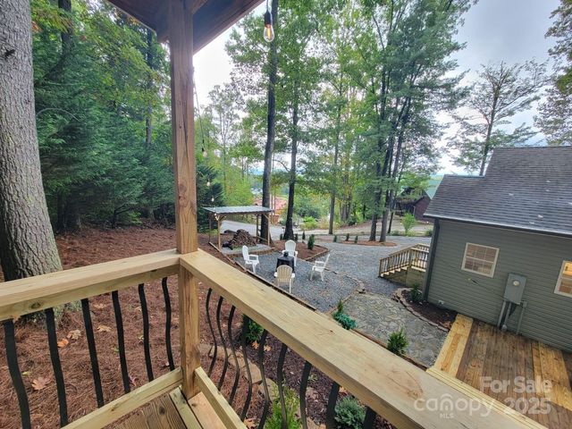 261 Lone Laurel Trail, Hendersonville, NC 28792