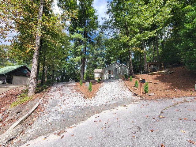 261 Lone Laurel Trail, Hendersonville, NC 28792