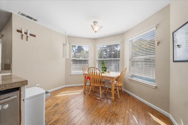 6012 Laguna Park Dr, Elk Grove, CA 95758