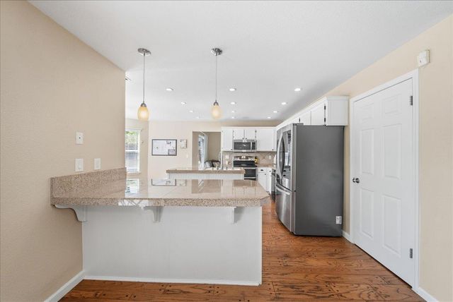 6012 Laguna Park Dr, Elk Grove, CA 95758