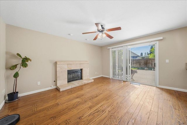 6012 Laguna Park Dr, Elk Grove, CA 95758