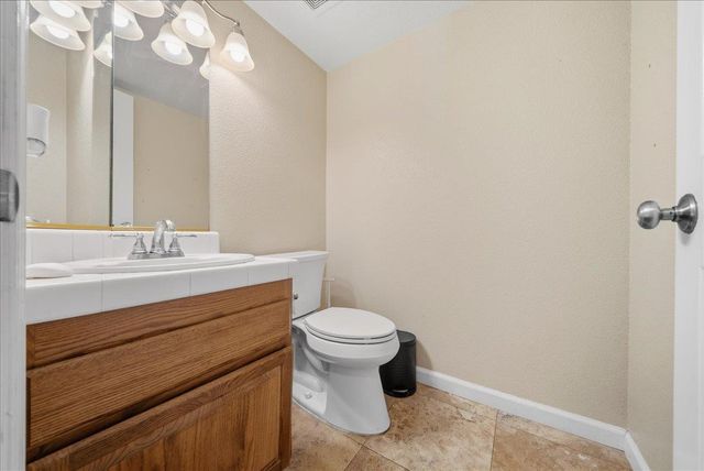 6012 Laguna Park Dr, Elk Grove, CA 95758