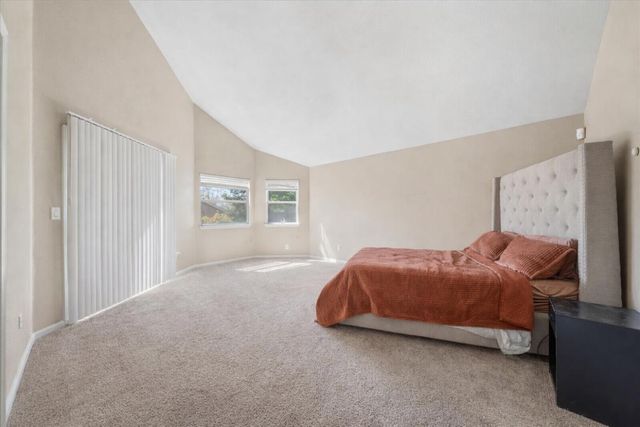 6012 Laguna Park Dr, Elk Grove, CA 95758