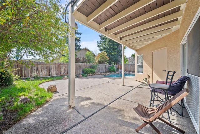 6012 Laguna Park Dr, Elk Grove, CA 95758