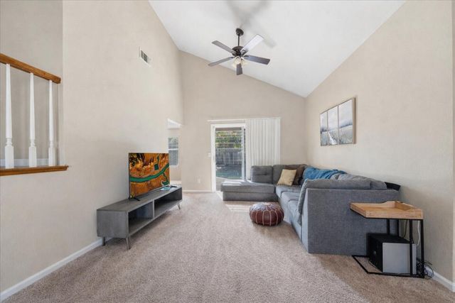 6012 Laguna Park Dr, Elk Grove, CA 95758