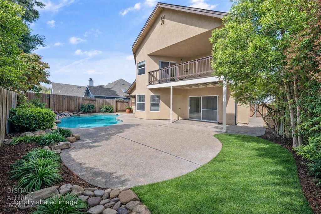 6012 Laguna Park Dr, Elk Grove, CA 95758