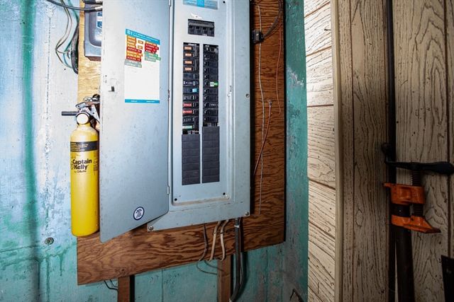 76 Foundry St, Easton, MA 02375