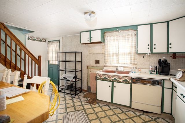 76 Foundry St, Easton, MA 02375