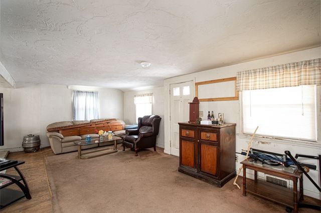 76 Foundry St, Easton, MA 02375