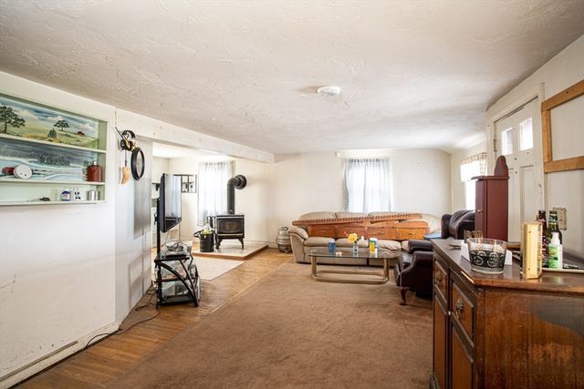 76 Foundry St, Easton, MA 02375