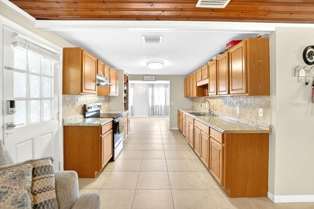 304 4TH AVENUE NW, Ruskin, FL 33570