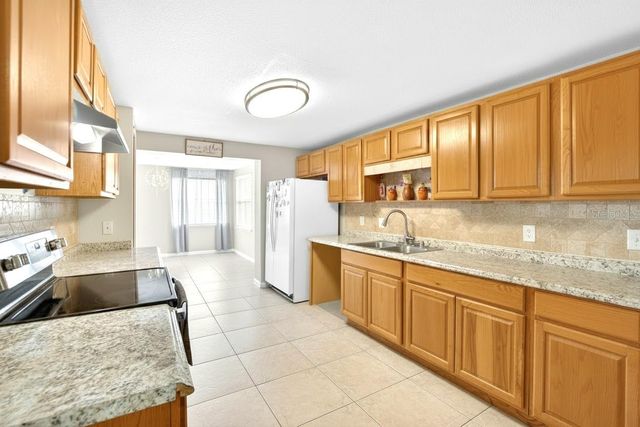 304 4TH AVENUE NW, Ruskin, FL 33570