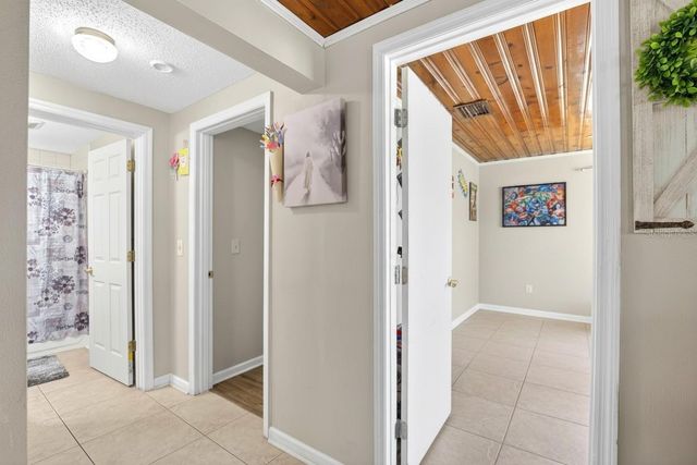 304 4TH AVENUE NW, Ruskin, FL 33570