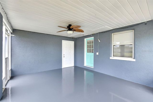 304 4TH AVENUE NW, Ruskin, FL 33570