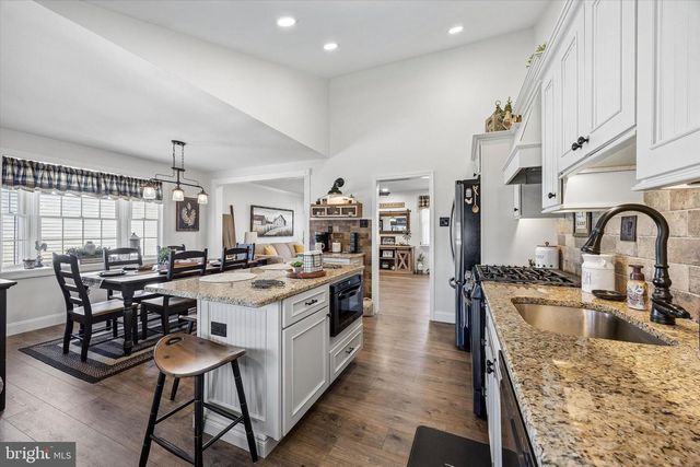 37 SUNNYBROOK RD, Stratford, NJ 08084