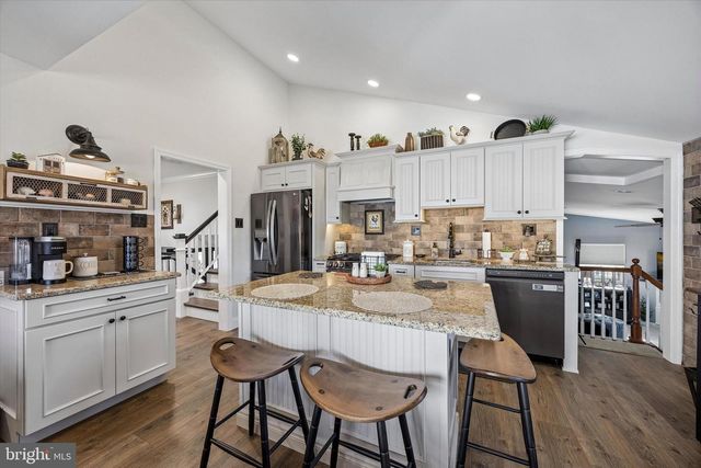 37 SUNNYBROOK RD, Stratford, NJ 08084