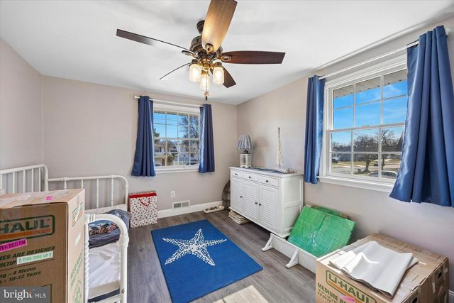 37 SUNNYBROOK RD, Stratford, NJ 08084