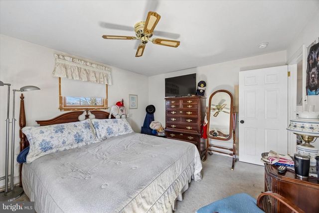 37 SUNNYBROOK RD, Stratford, NJ 08084