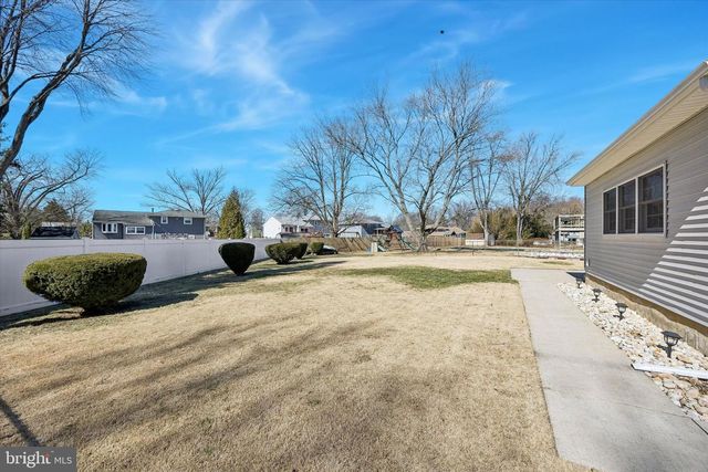 37 SUNNYBROOK RD, Stratford, NJ 08084