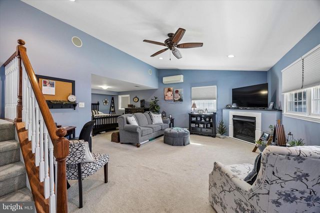 37 SUNNYBROOK RD, Stratford, NJ 08084