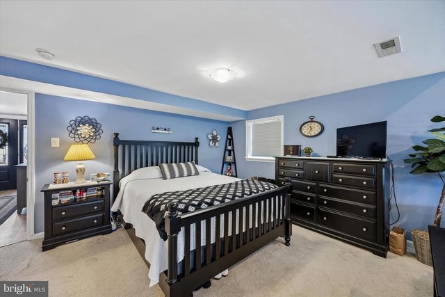 37 SUNNYBROOK RD, Stratford, NJ 08084