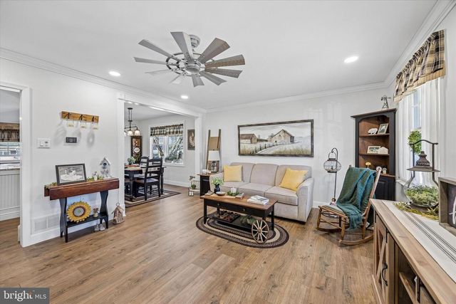 37 SUNNYBROOK RD, Stratford, NJ 08084