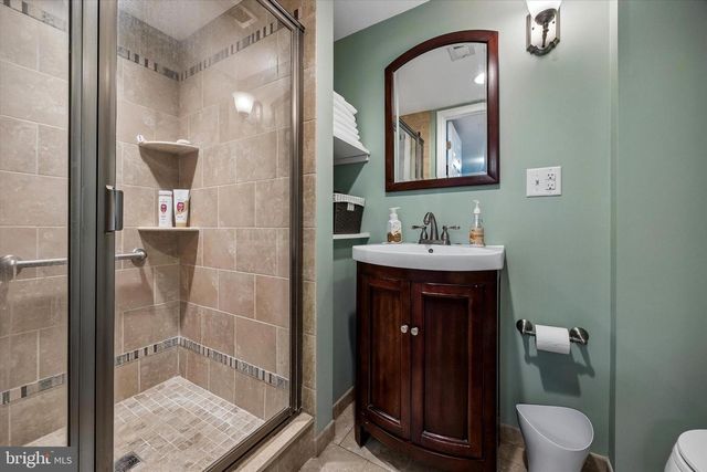 37 SUNNYBROOK RD, Stratford, NJ 08084