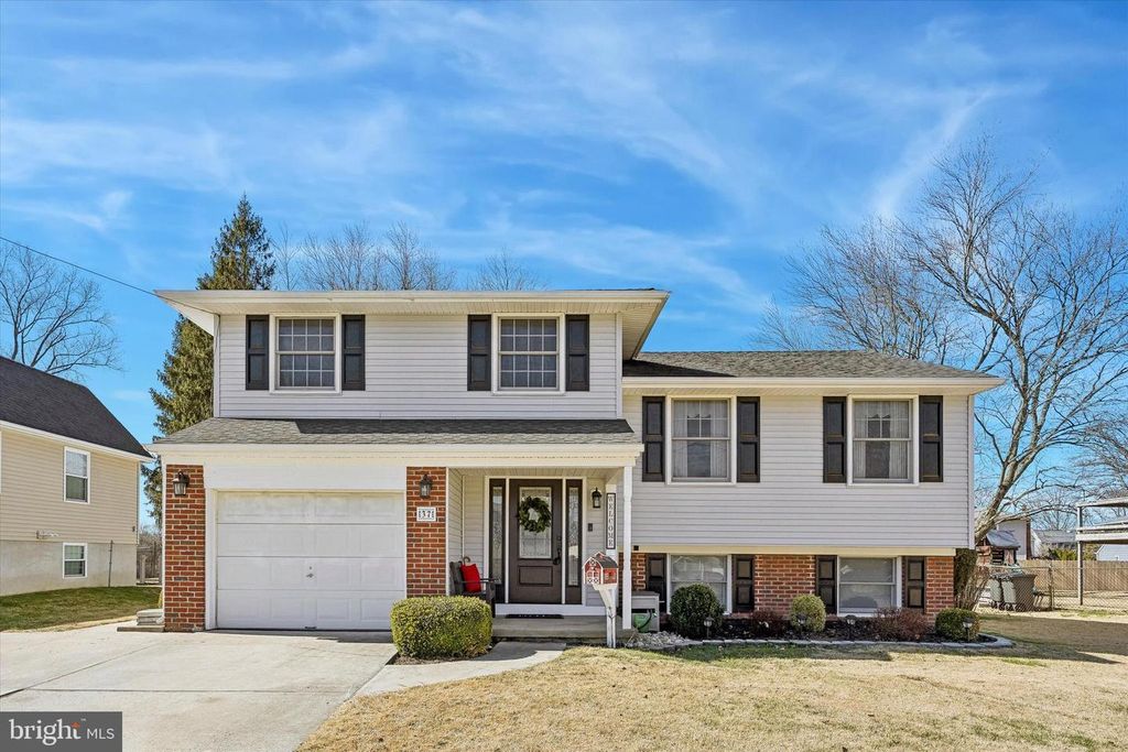 37 SUNNYBROOK RD, Stratford, NJ 08084