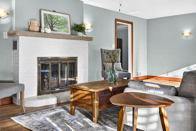 421 S LAKE STREET, Neenah, WI 54956